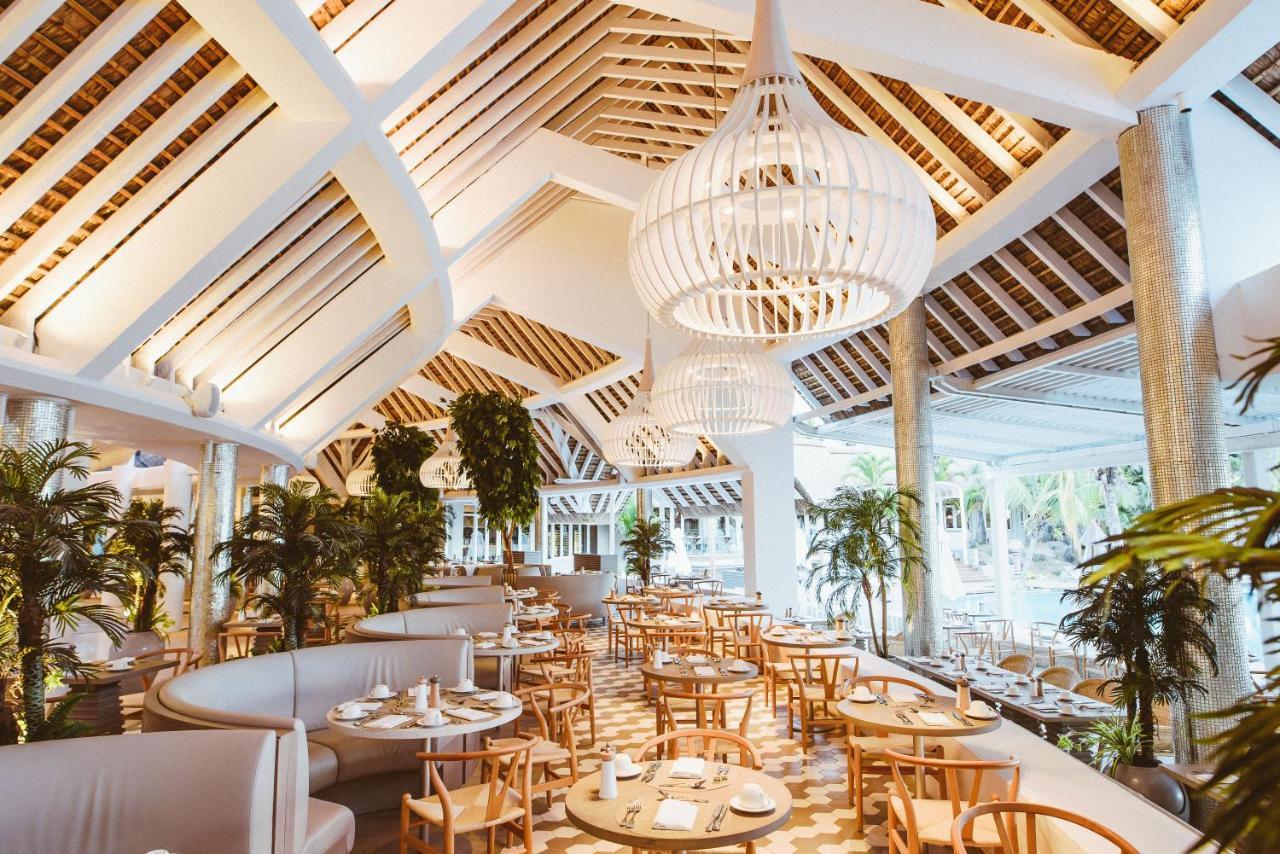 Lux* Grand Gaube Resort & Villas Exteriör bild The interior of the restaurant