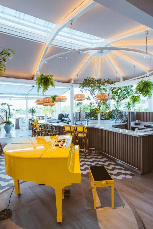 Lux* Grand Gaube Resort & Villas Exteriör bild The interior of the restaurant