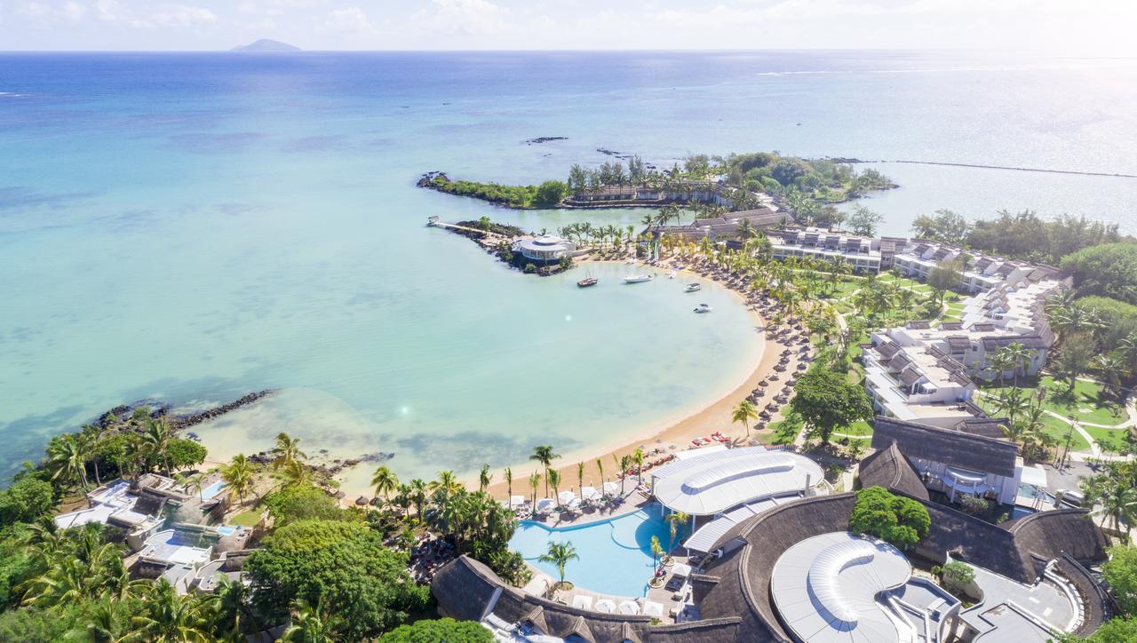 Lux* Grand Gaube Resort & Villas Exteriör bild Aerial view of the resort