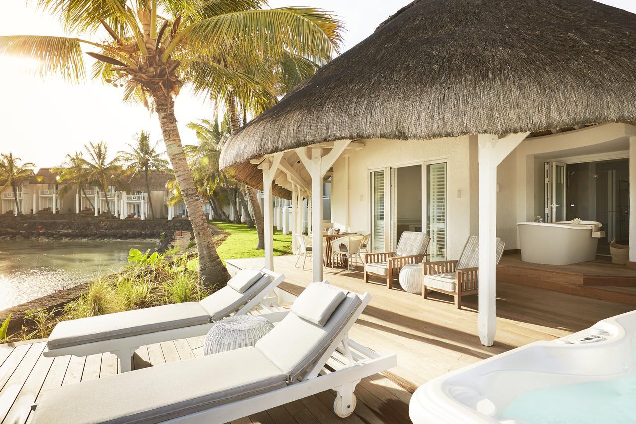 Lux* Grand Gaube Resort & Villas Exteriör bild Beachfront Suite
