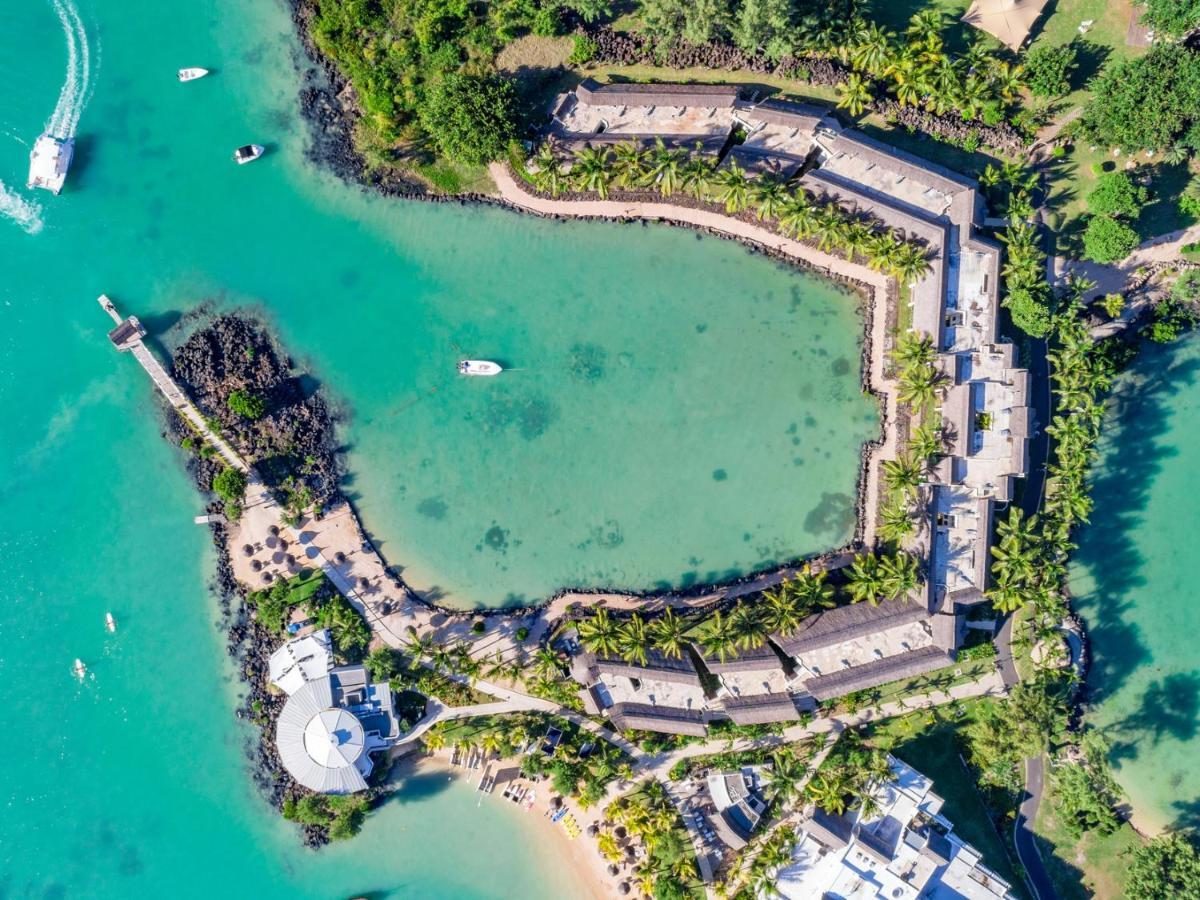 Lux* Grand Gaube Resort & Villas Exteriör bild Aerial view of the resort